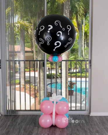 Classic gender reveal helium balloon with mini balloons inside, a fun and exciting way to reveal your baby’s gender