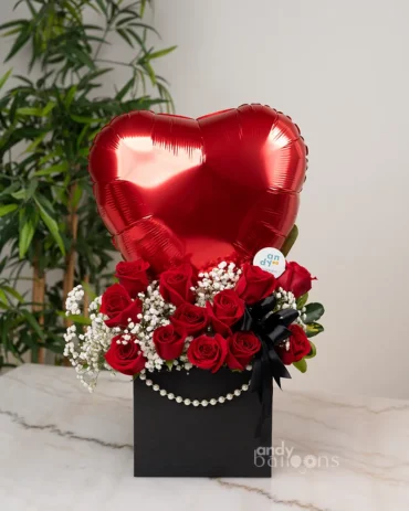 Amor Rose box arrangement with fresh roses and heart-shaped balloon for romantic gift